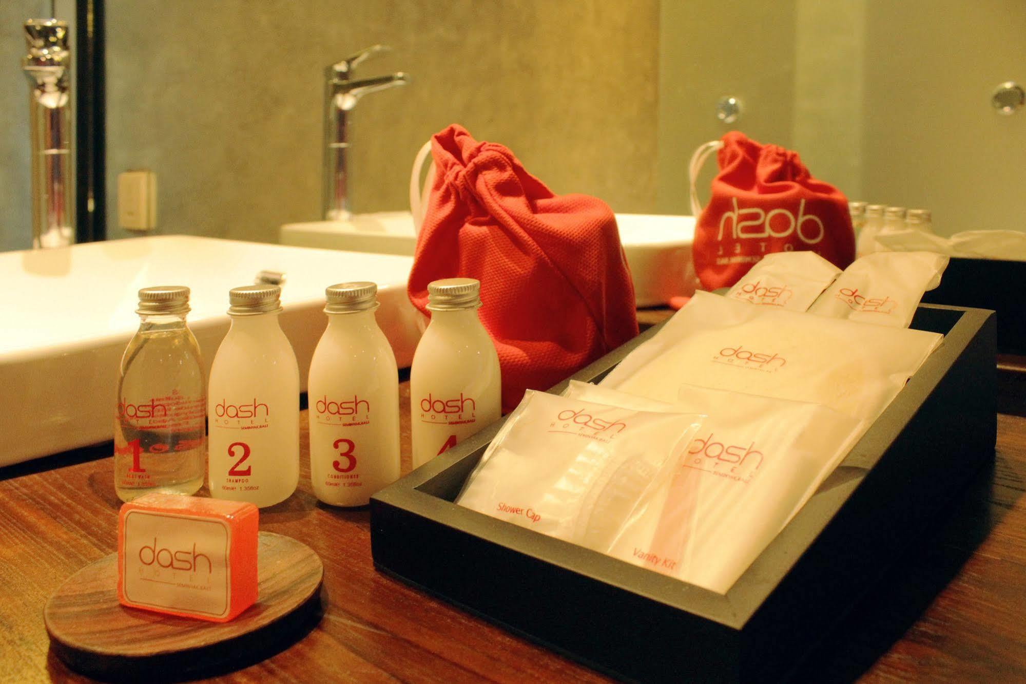 Viva Dash Hotel Seminyak Kültér fotó